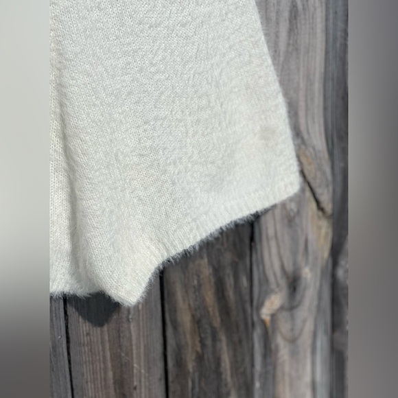 Missguided Soft White High Waist Shorts - Picture 7 of 10